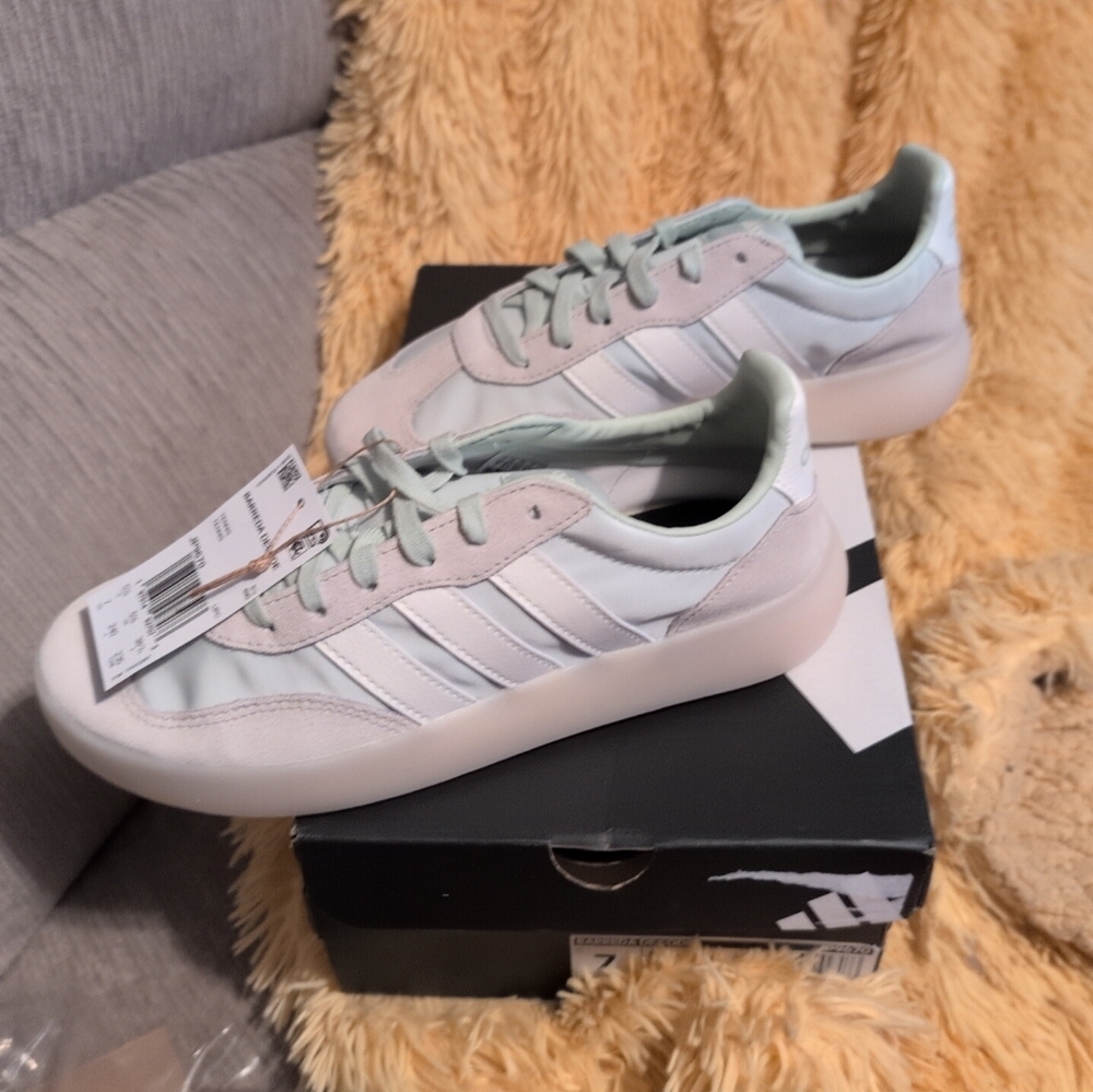 Woman's Fashion Sneakers adidas Barreda Decode Sneaker